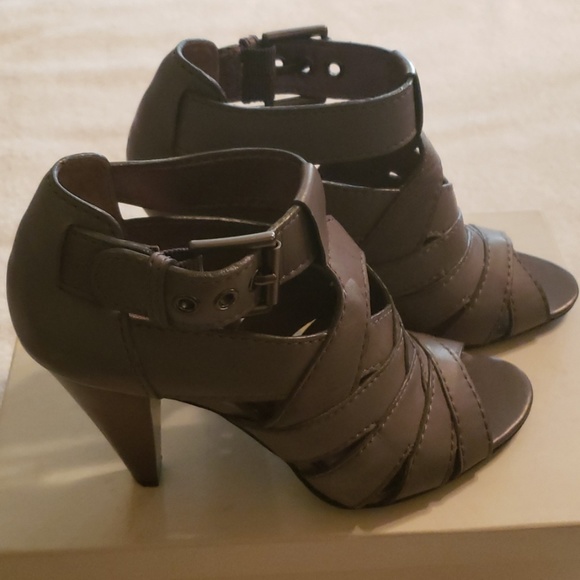 Shoes - Picture 3 of 3